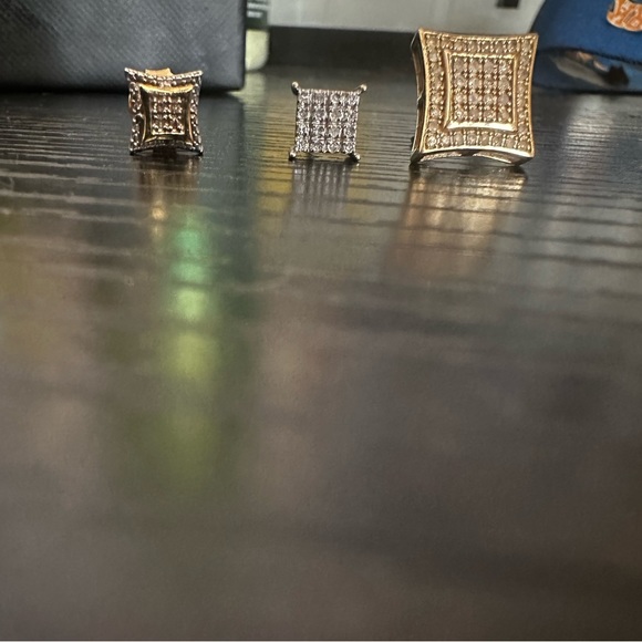 SINGLE white Gold Diamond Cluster Stud Earring - Picture 4 of 4